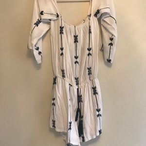 White and blue off the shoulder half sleeve romper